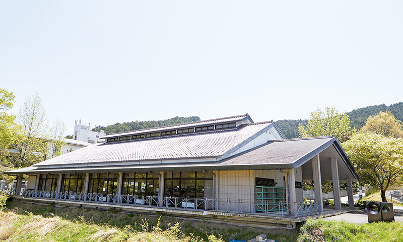 PILLAR Dining（学生食堂）