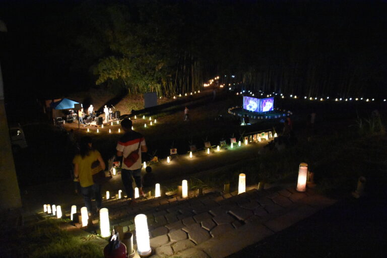 竹林と光のプロムナード