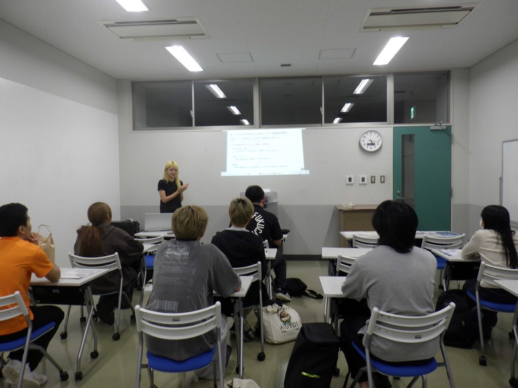 【キャリアイベント】「就職先決定!!先輩に聞く!リアル就活座談会」を開催しました。