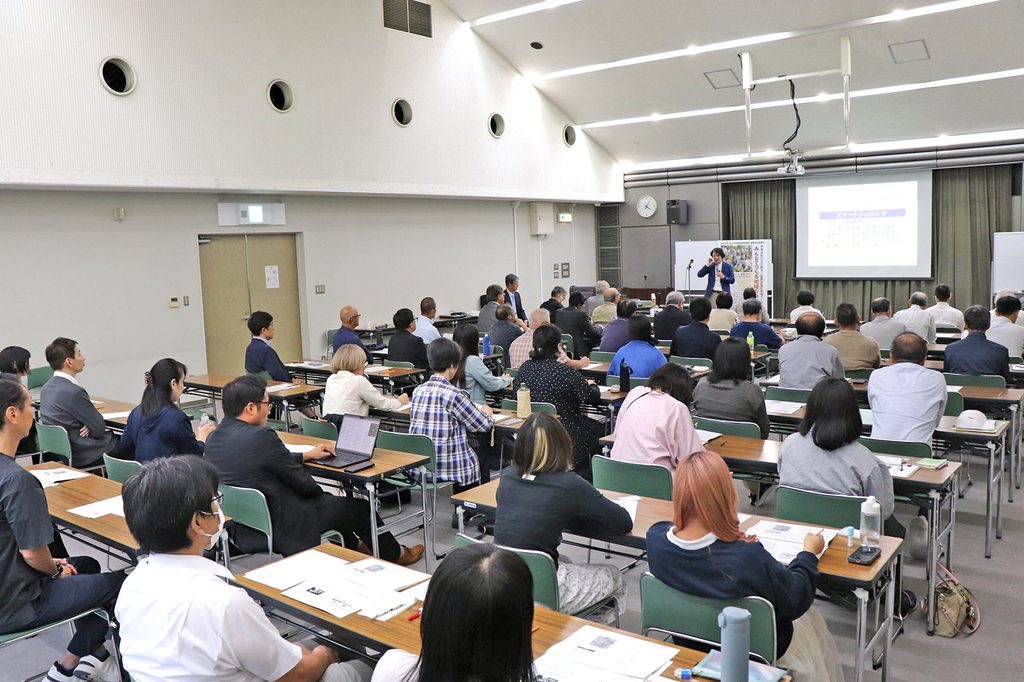 「京田辺市区・自治会連絡協議会運営強化研修会」に杉岡准教授が登壇しました