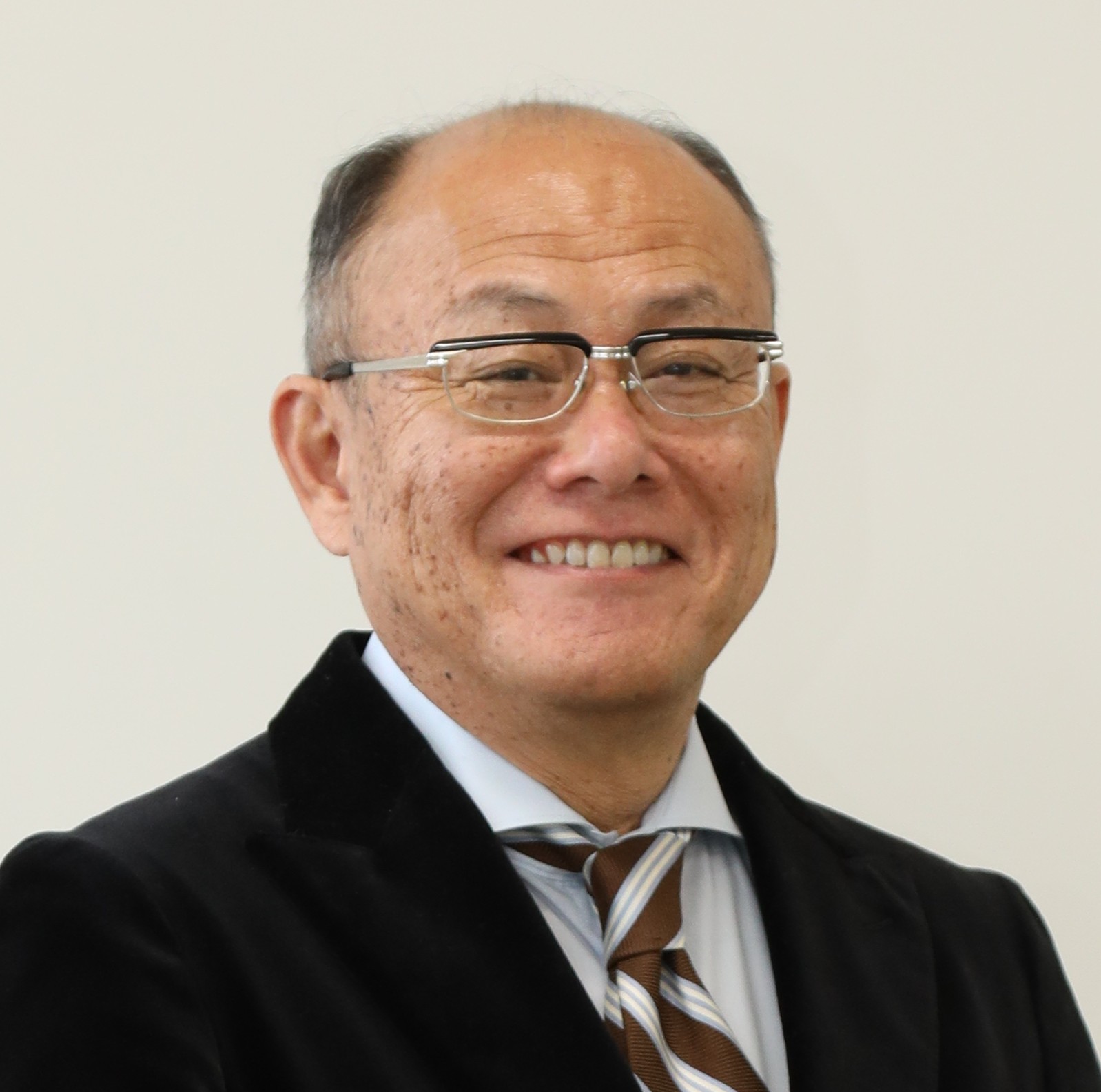 井上　一成　教授